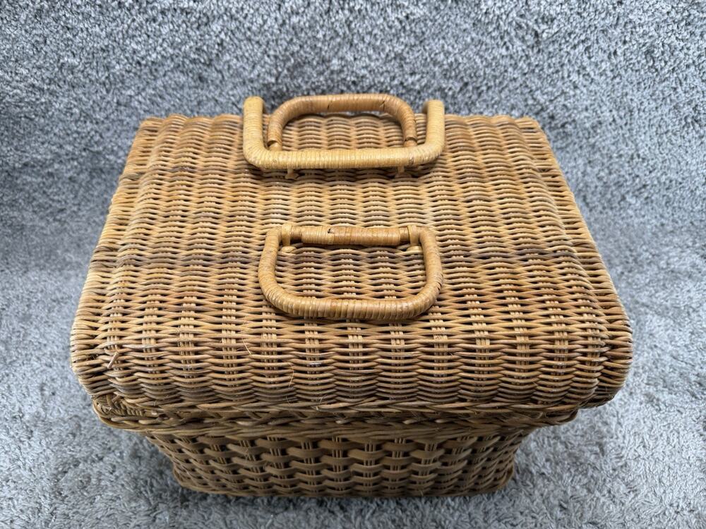 Vintage Boho Woven Wicker Brown Tan Picnic Rectangular Basket W/handles 12x10x15